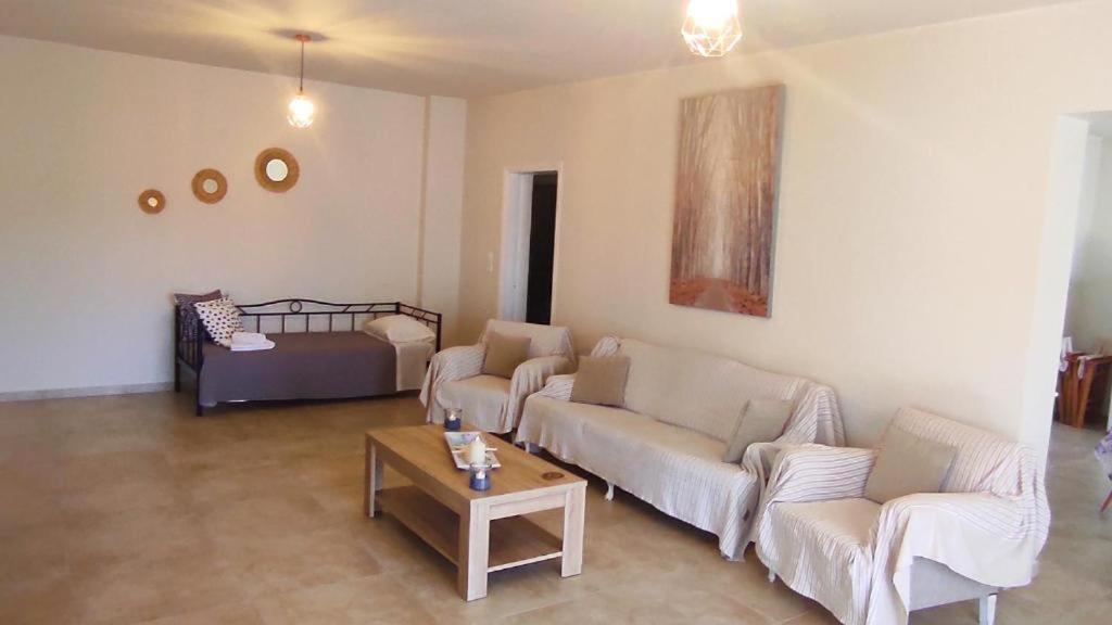 Comfortable Apartment Close To The Airport Spáta 외부 사진