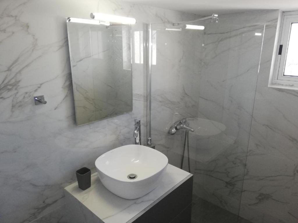 Comfortable Apartment Close To The Airport Spáta 외부 사진