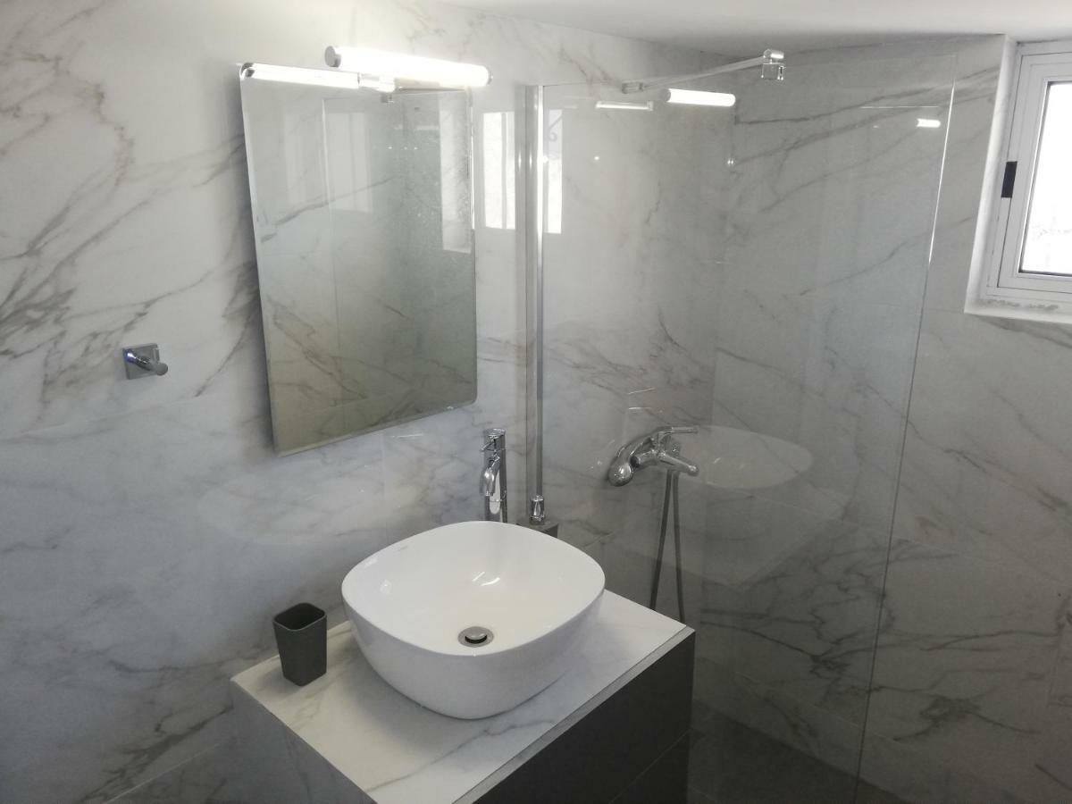 Comfortable Apartment Close To The Airport Spáta 외부 사진