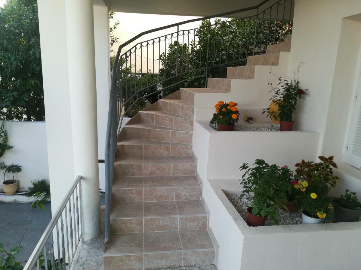 Comfortable Apartment Close To The Airport Spáta 외부 사진